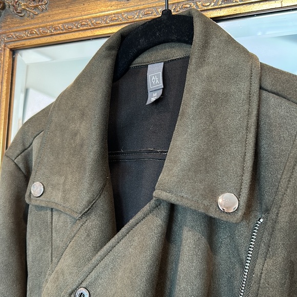 New Francesca’s Green Utility Jacket - Picture 2 of 5